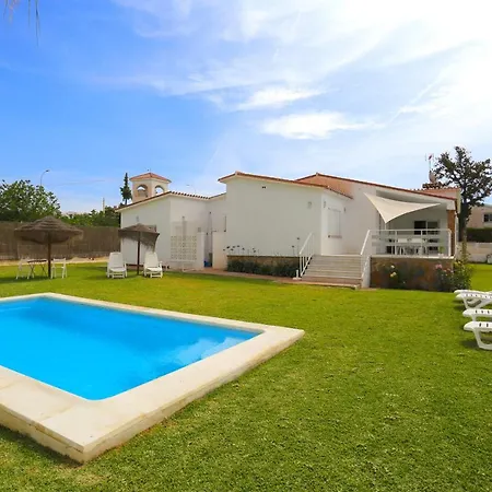Luna Premium 9pax Villa