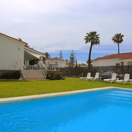 Luna Premium 9pax Villa *