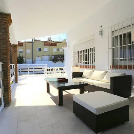 Luna Premium 9pax Villa *